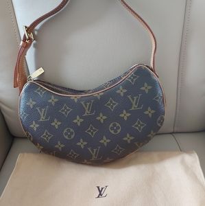 Louis Vuitton Pochette Croissant